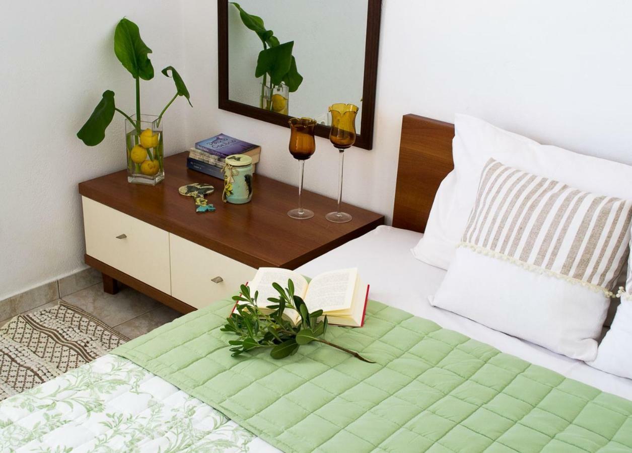 Inspiration Guestroom With Amazing Roof Garden Atena Exterior foto
