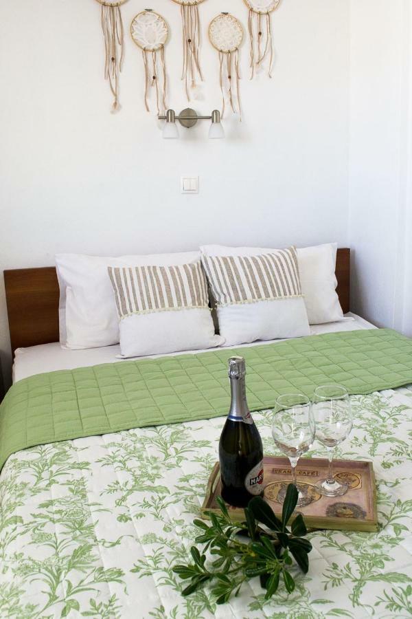Inspiration Guestroom With Amazing Roof Garden Atena Exterior foto